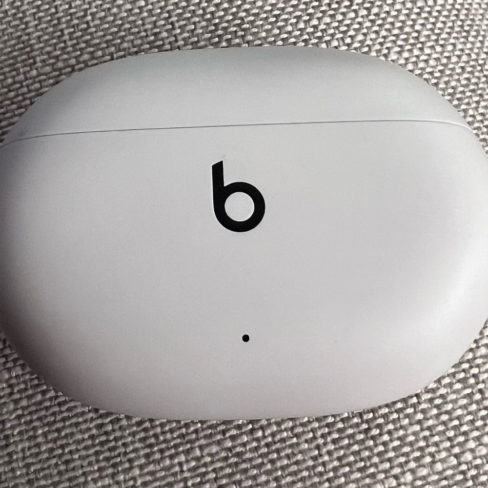Beats Studio Buds (White)